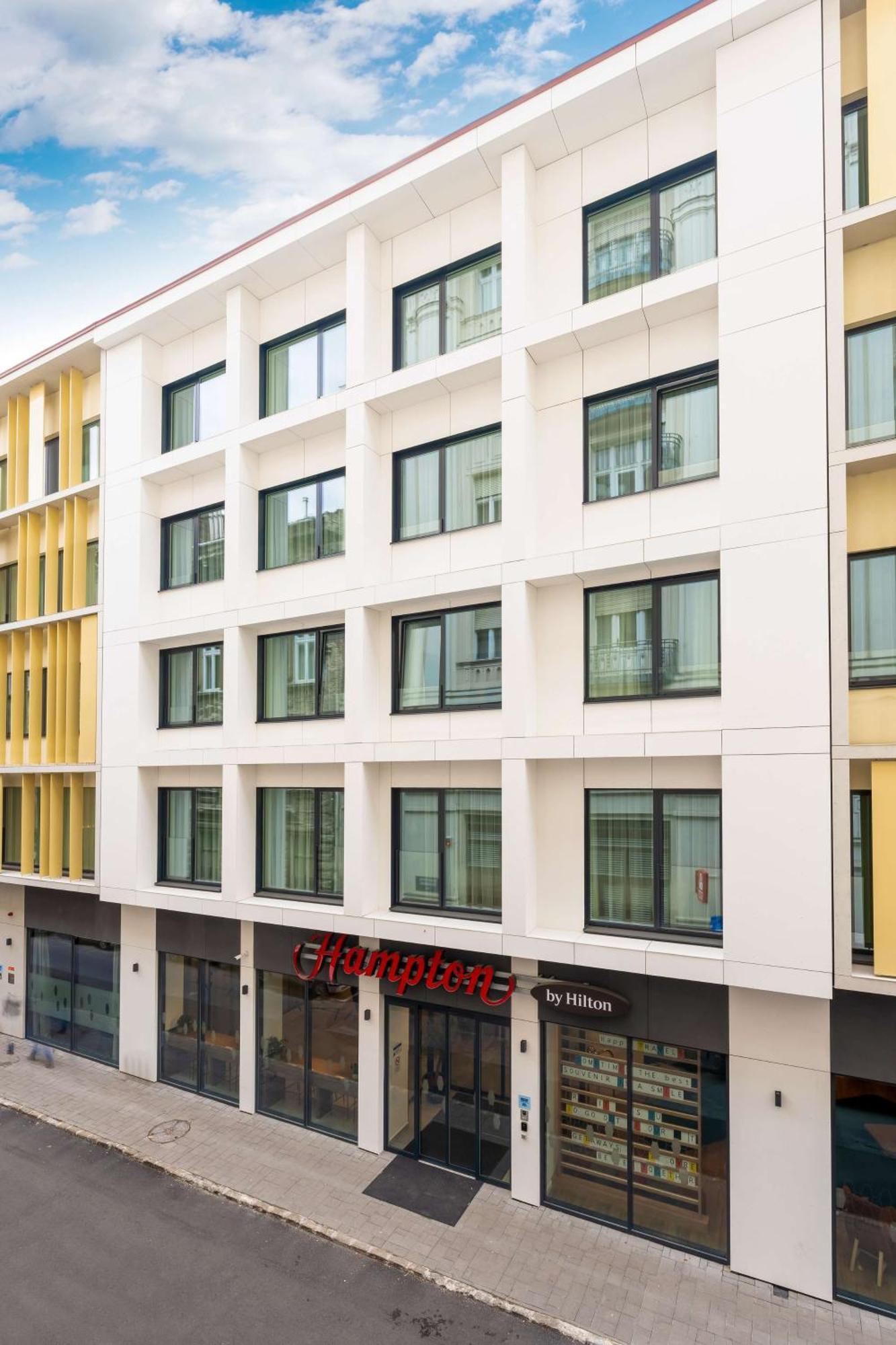 Hampton By Hilton Budapest City Centre Exterior foto
